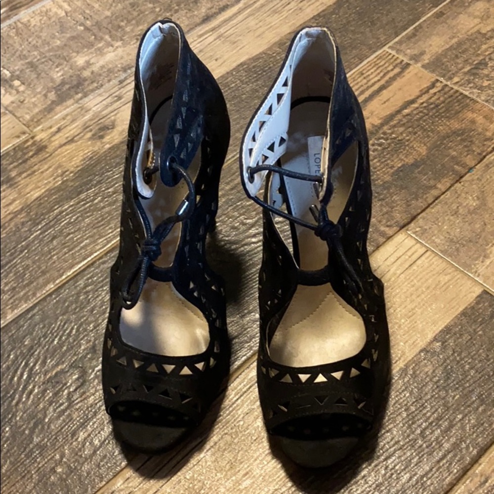 Heels - Picture 2 of 4